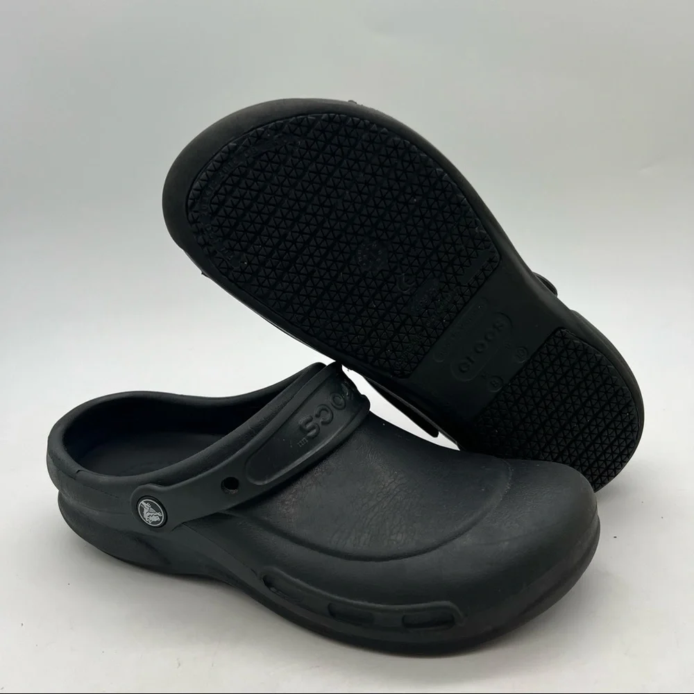 Crocs Bistro Work Unisex Women’s Size 10 Men’s Size 8 Slip Resistant Black Clog.